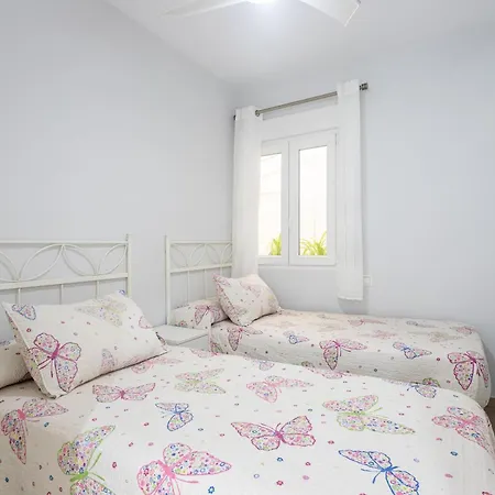 Spacious In El Campello, 120 M², Shared Pool * Benimagrell