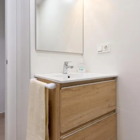 Apartamento Spacious In El Campello, 120 M², Shared Pool *