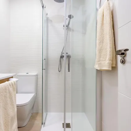 Apartamento Spacious In El Campello, 120 M², Shared Pool