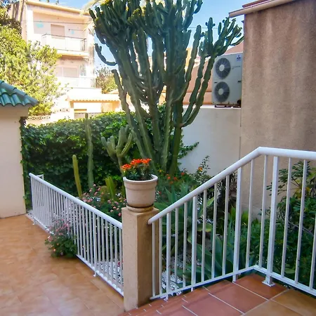 Apartamento Spacious In El Campello, 120 M², Shared Pool *