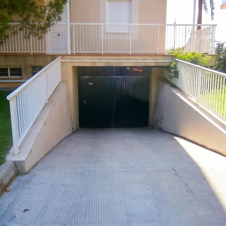 Apartamento Spacious In El Campello, 120 M², Shared Pool
