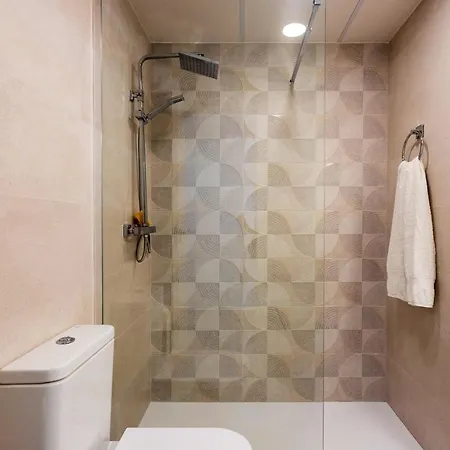 Διαμέρισμα Spacious In El Campello, 120 M², Shared Pool *